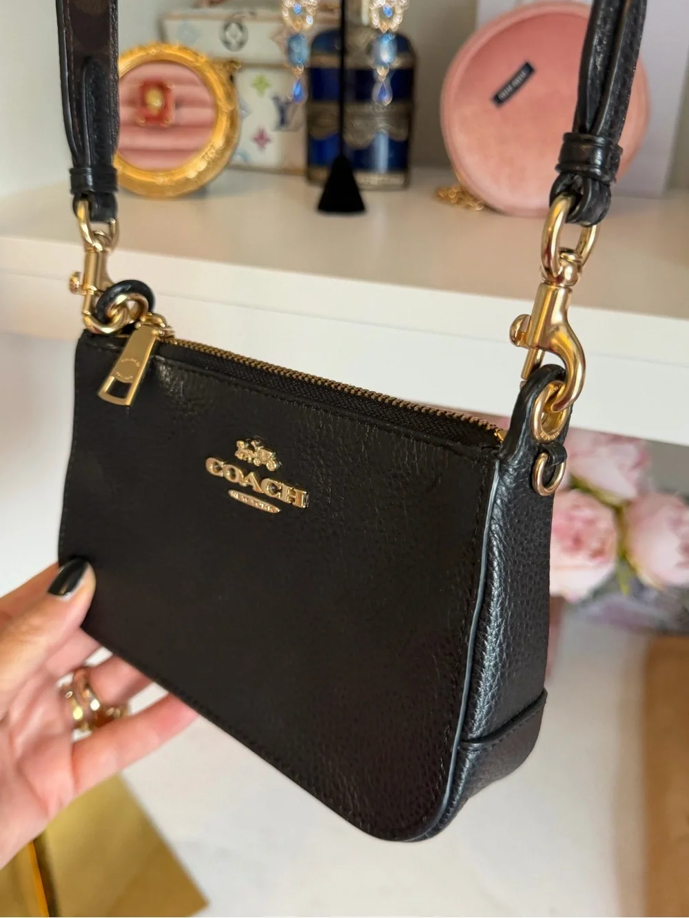 Coach gorgeous Black Pebbled Leather Mini Crossbody with Gold Hardware EUC